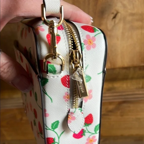 Kate Spade | Strawberry Crossbody Bag 🍓🌸 - Picture 5 of 15